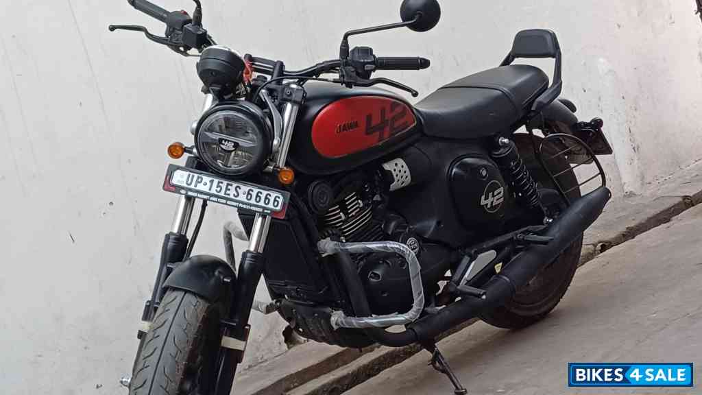 Red Black Jawa 42 FJ