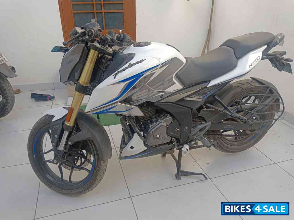 Bajaj Pulsar N250 Dual Channel ABS Bajaj Pulsar N250 Dual Channel ABS