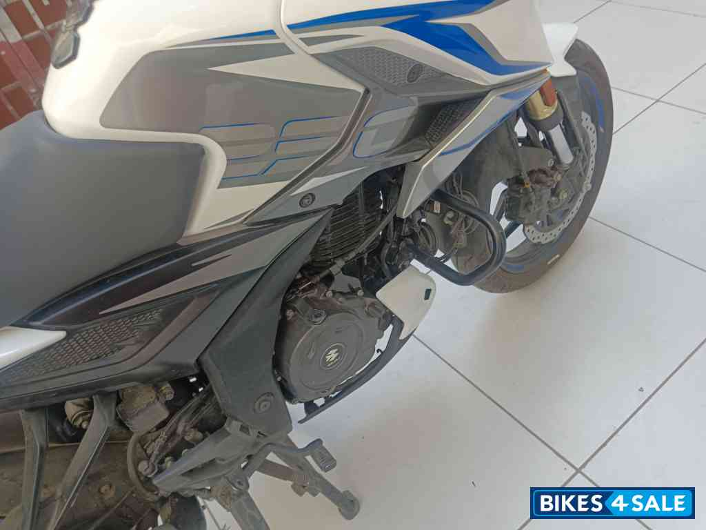 Bajaj Pulsar N250 Dual Channel ABS Bajaj Pulsar N250 Dual Channel ABS