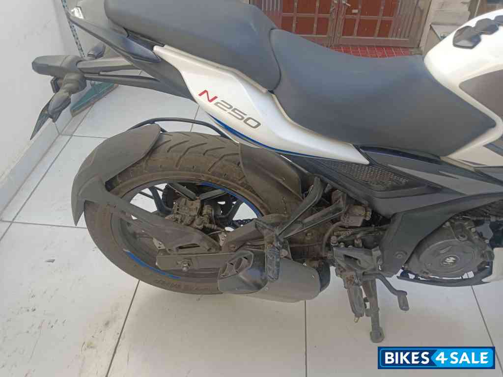 Bajaj Pulsar N250 Dual Channel ABS Bajaj Pulsar N250 Dual Channel ABS