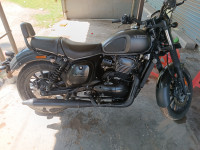 Yezdi Roadster Dark 2022 Model