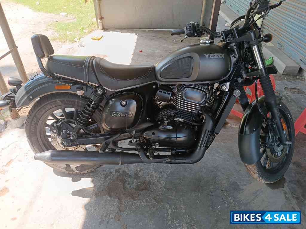 Dark Smoke Gray Yezdi Roadster Dark