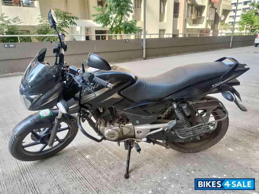 Jet Black Bajaj Pulsar 150 DTSi