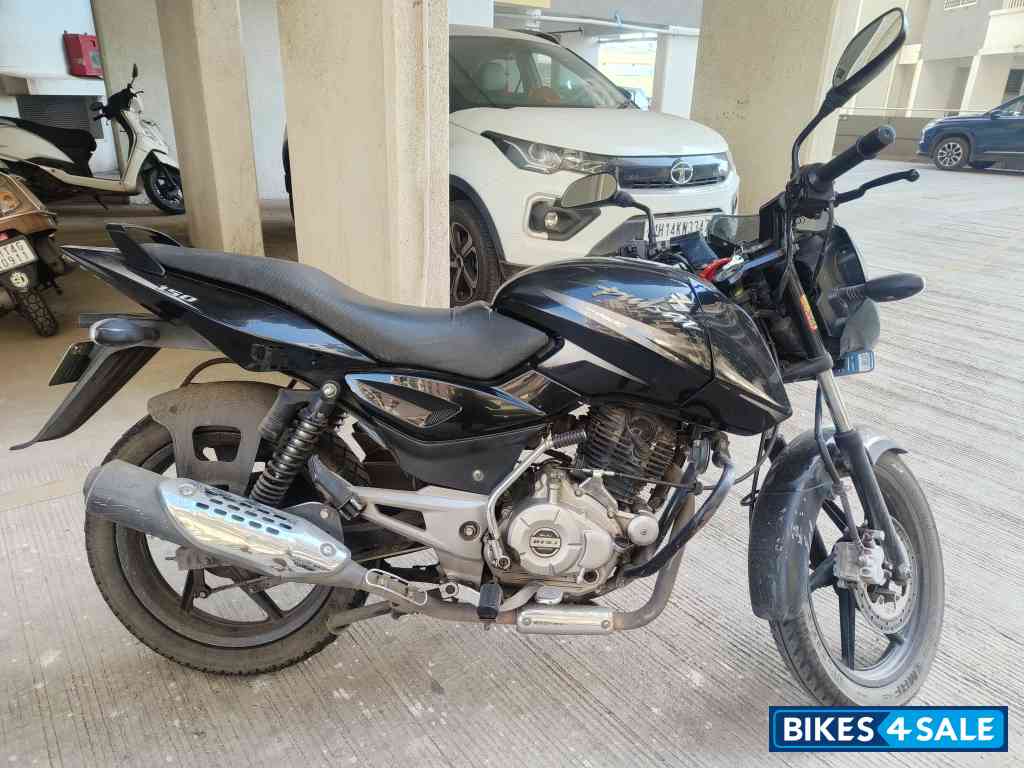 Jet Black Bajaj Pulsar 150 DTSi