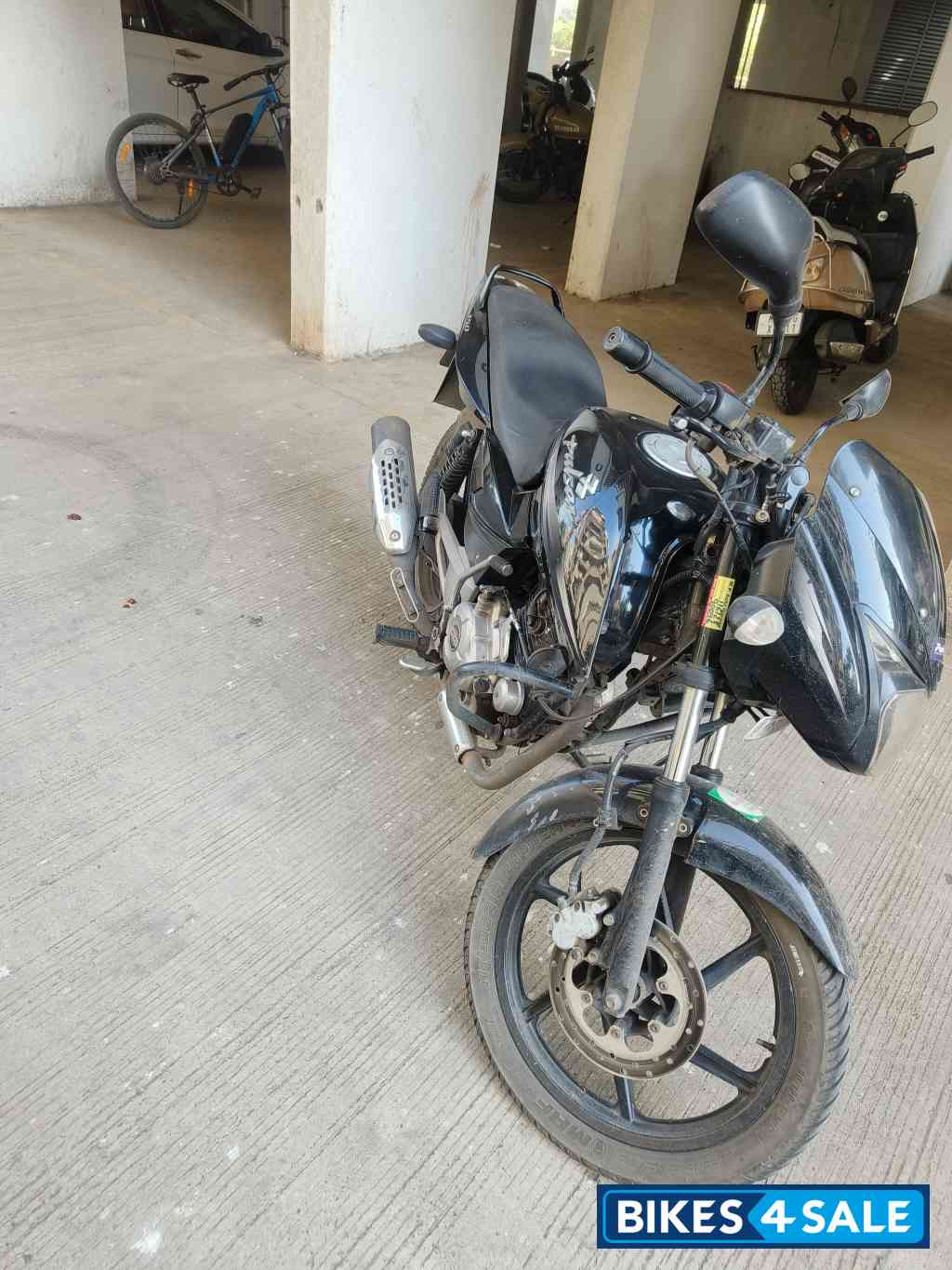 Jet Black Bajaj Pulsar 150 DTSi