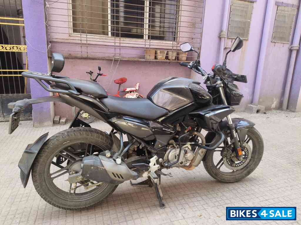 Black Hero Xtreme 125R