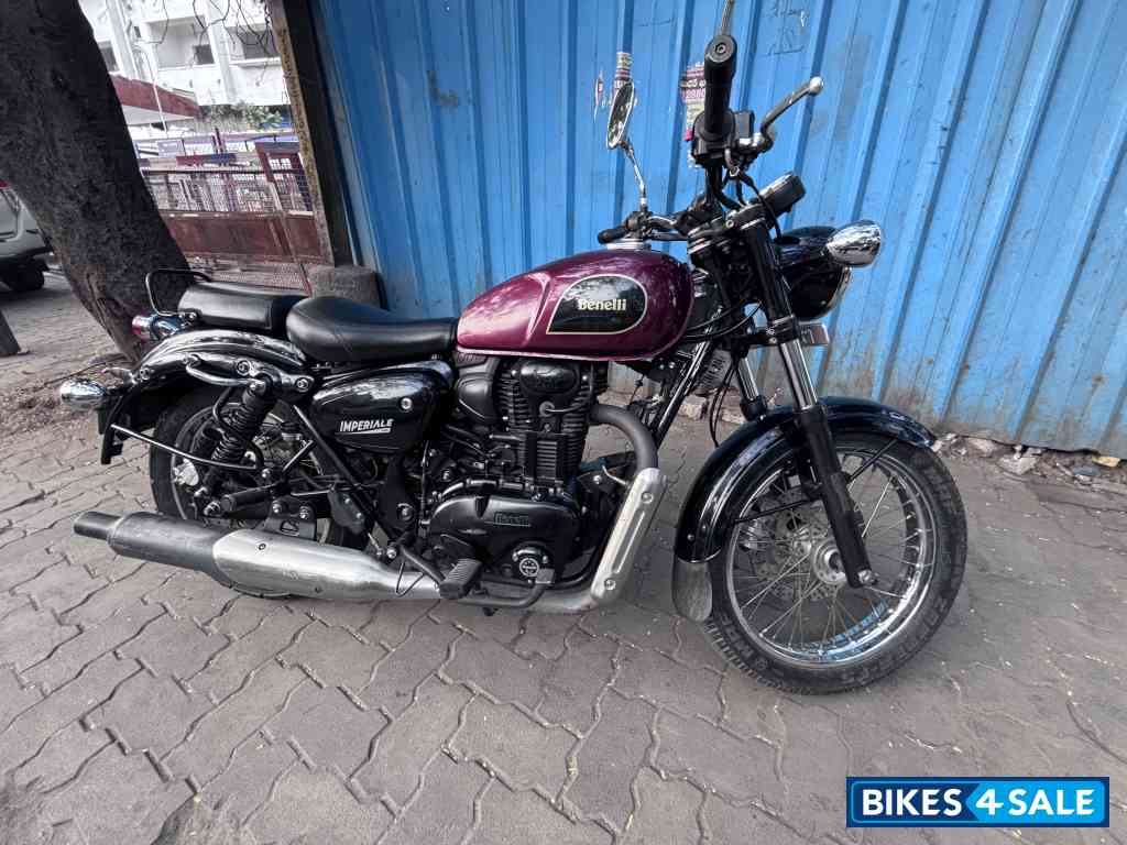 Red Benelli Imperiale 400
