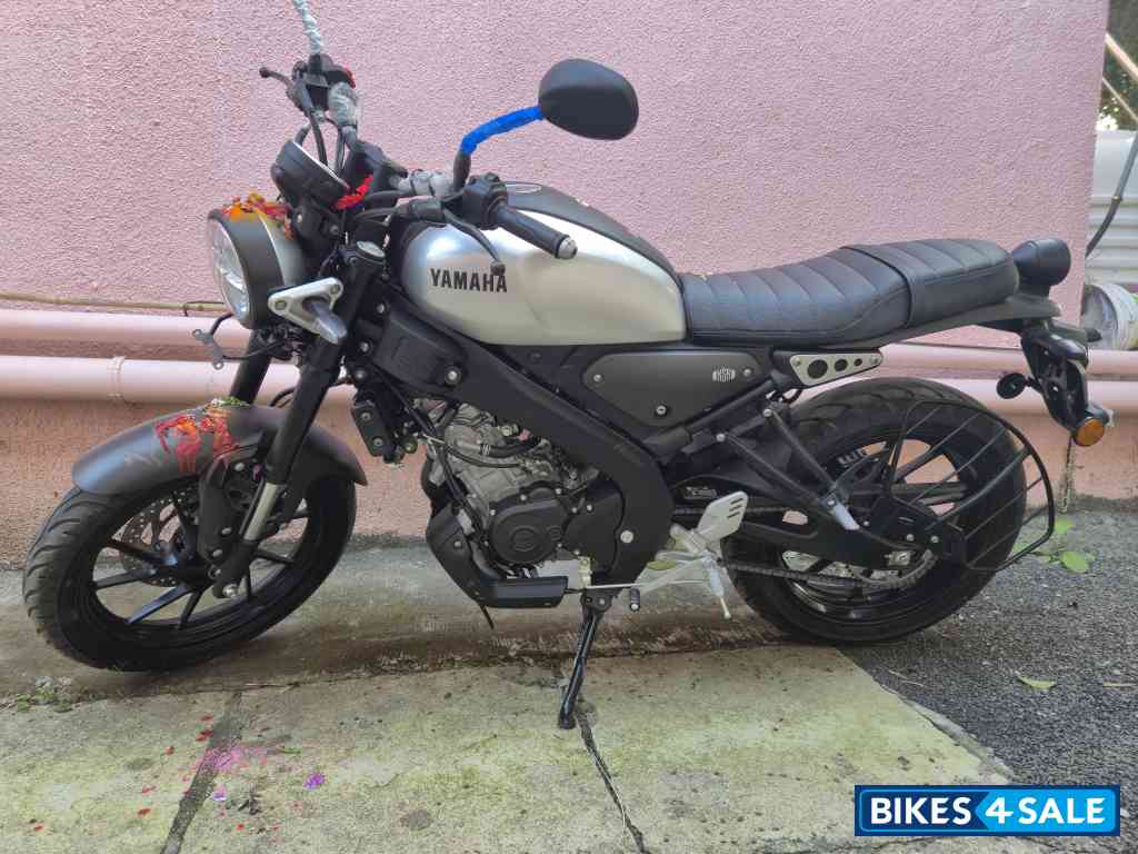 Metallic Grey Yamaha XSR155