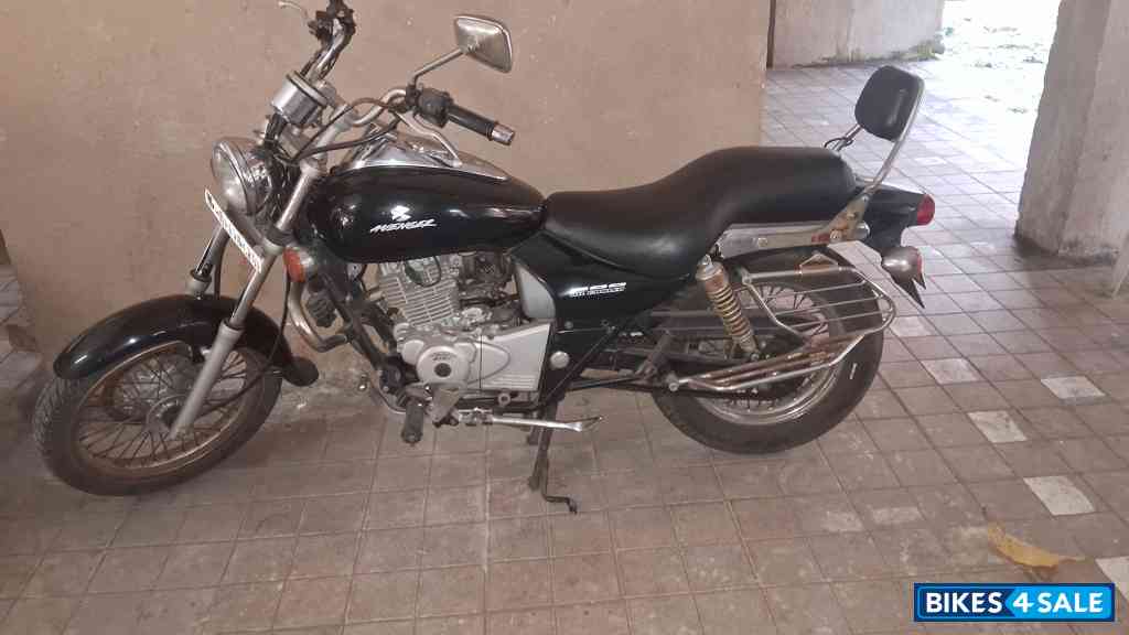 Bajaj Avenger 200 DTS-i