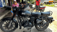 Stealth Black Royal Enfield Classic 500 Tribute Black