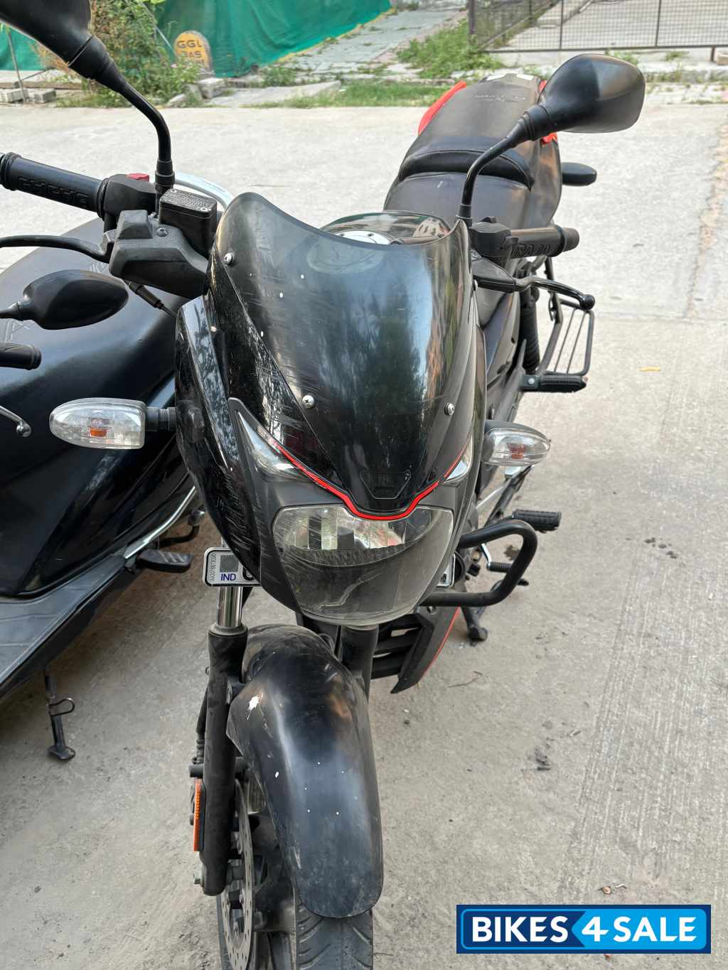 Bajaj Pulsar 125 Neon