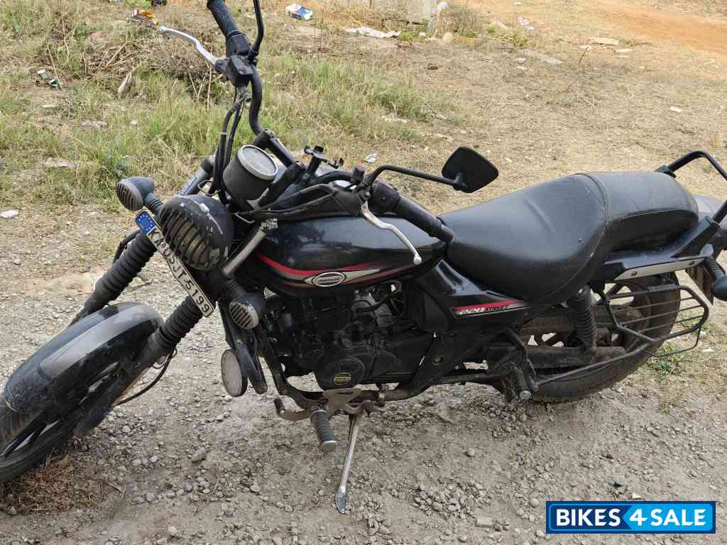 Bajaj Avenger Street 220