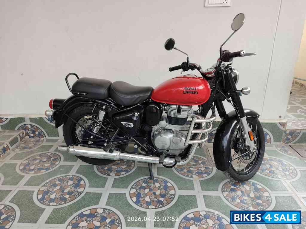 Royal Enfield Classic 350 Redditch Red Royal Enfield Classic 350 Redditch Red
