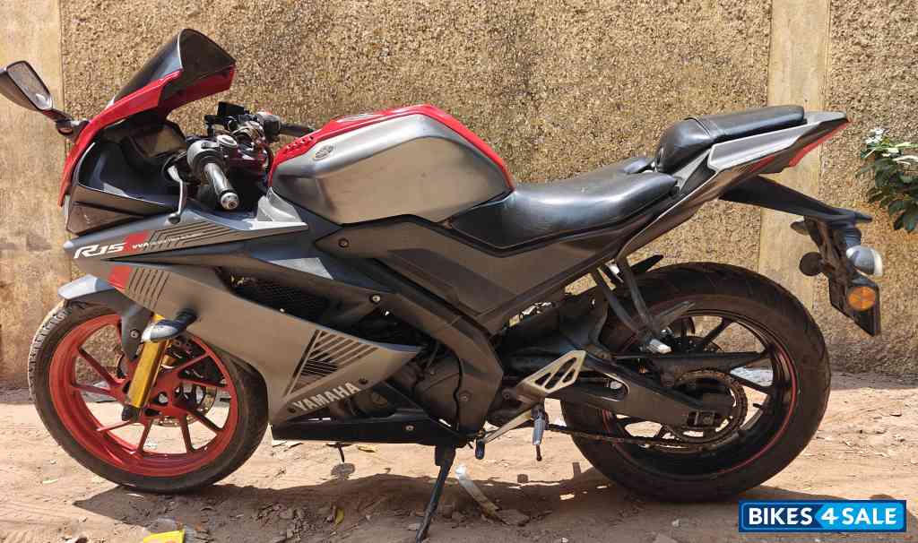 Thunder Grey Yamaha YZF R15 V3