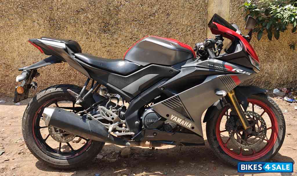 Thunder Grey Yamaha YZF R15 V3