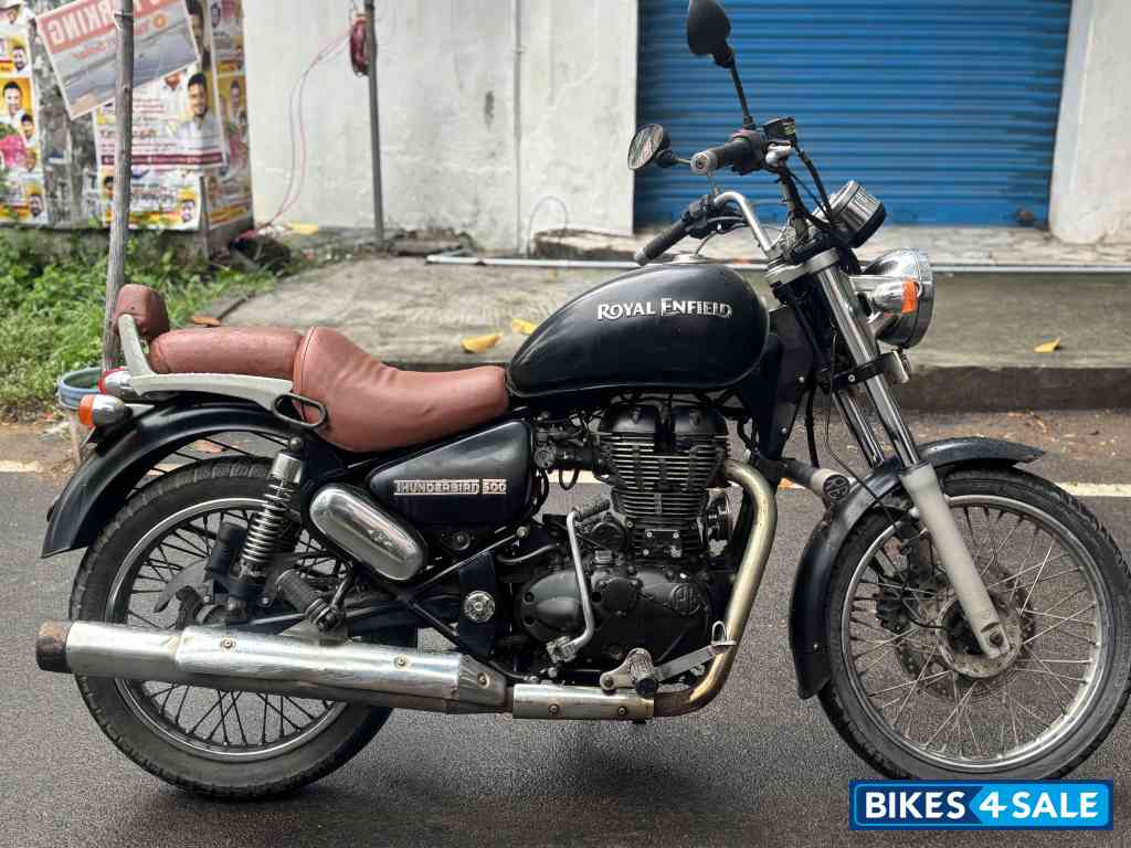 Black Royal Enfield Thunderbird 500