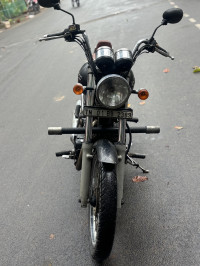 Black Royal Enfield Thunderbird 500