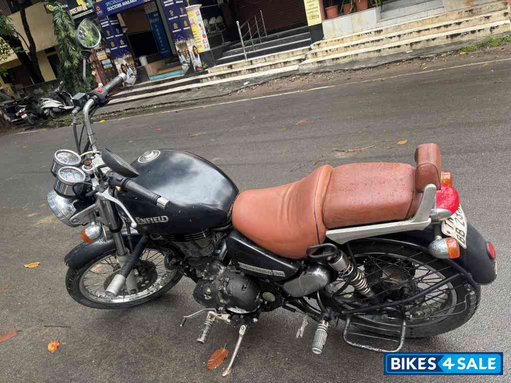 Black Royal Enfield Thunderbird 500