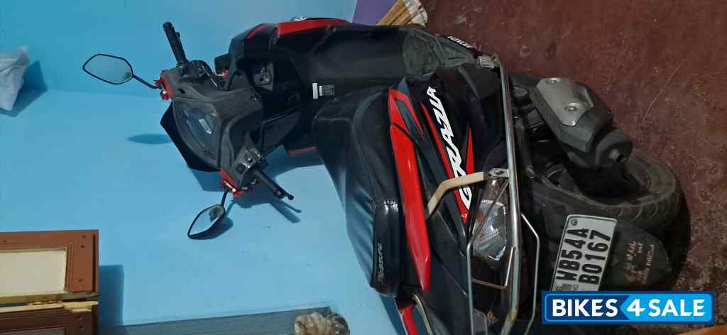 Red_black Honda Grazia 125 BS6