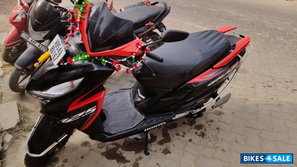 Red_black Honda Grazia 125 BS6