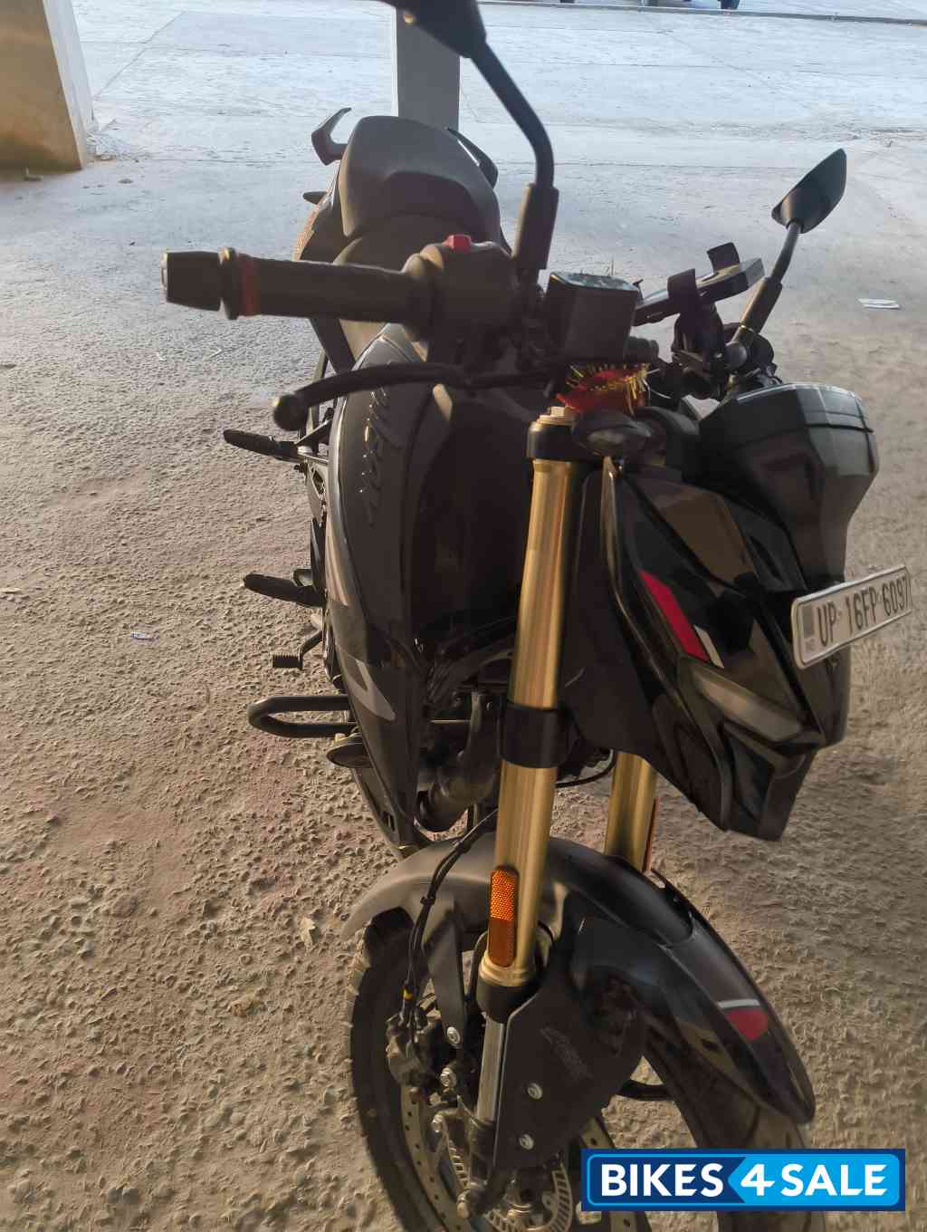 Black Bajaj Pulsar N160 Dual Channel ABS