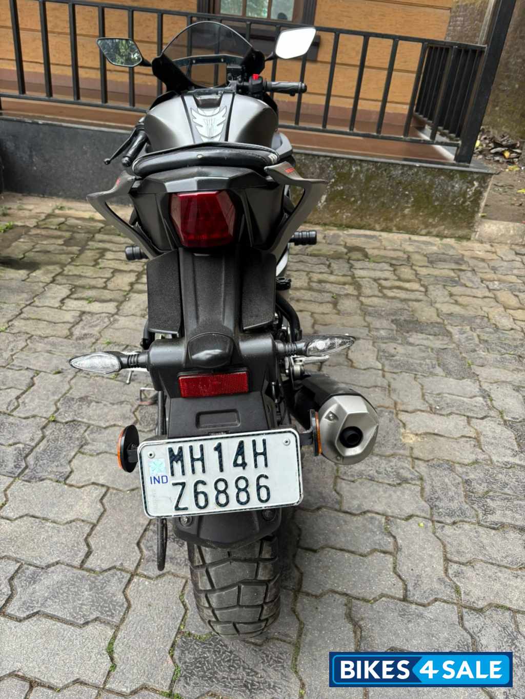 Thunder Grey Yamaha YZF R15 V3 BS6