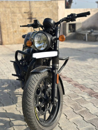 Black Royal Enfield Hunter 350 Metro