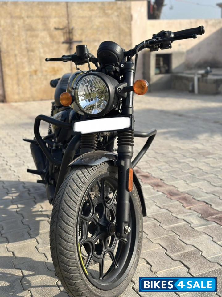 Black Royal Enfield Hunter 350 Metro