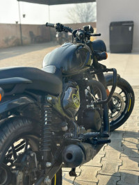 Black Royal Enfield Hunter 350 Metro