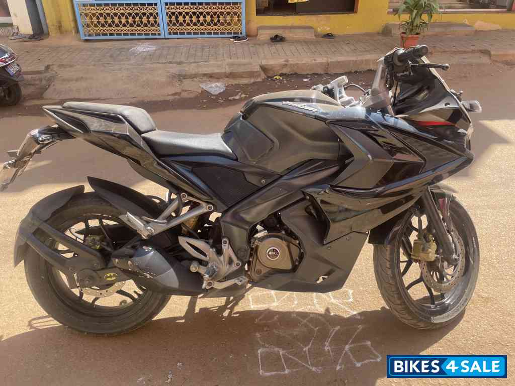 Demon Black Bajaj Pulsar RS 200