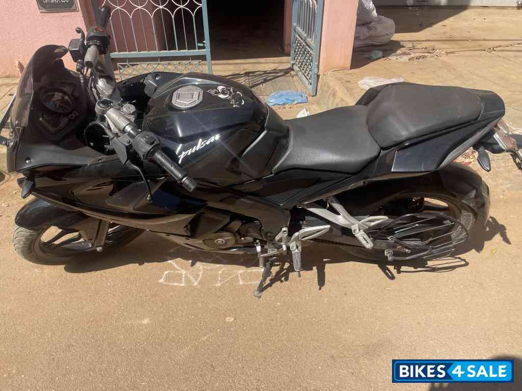 Demon Black Bajaj Pulsar RS 200