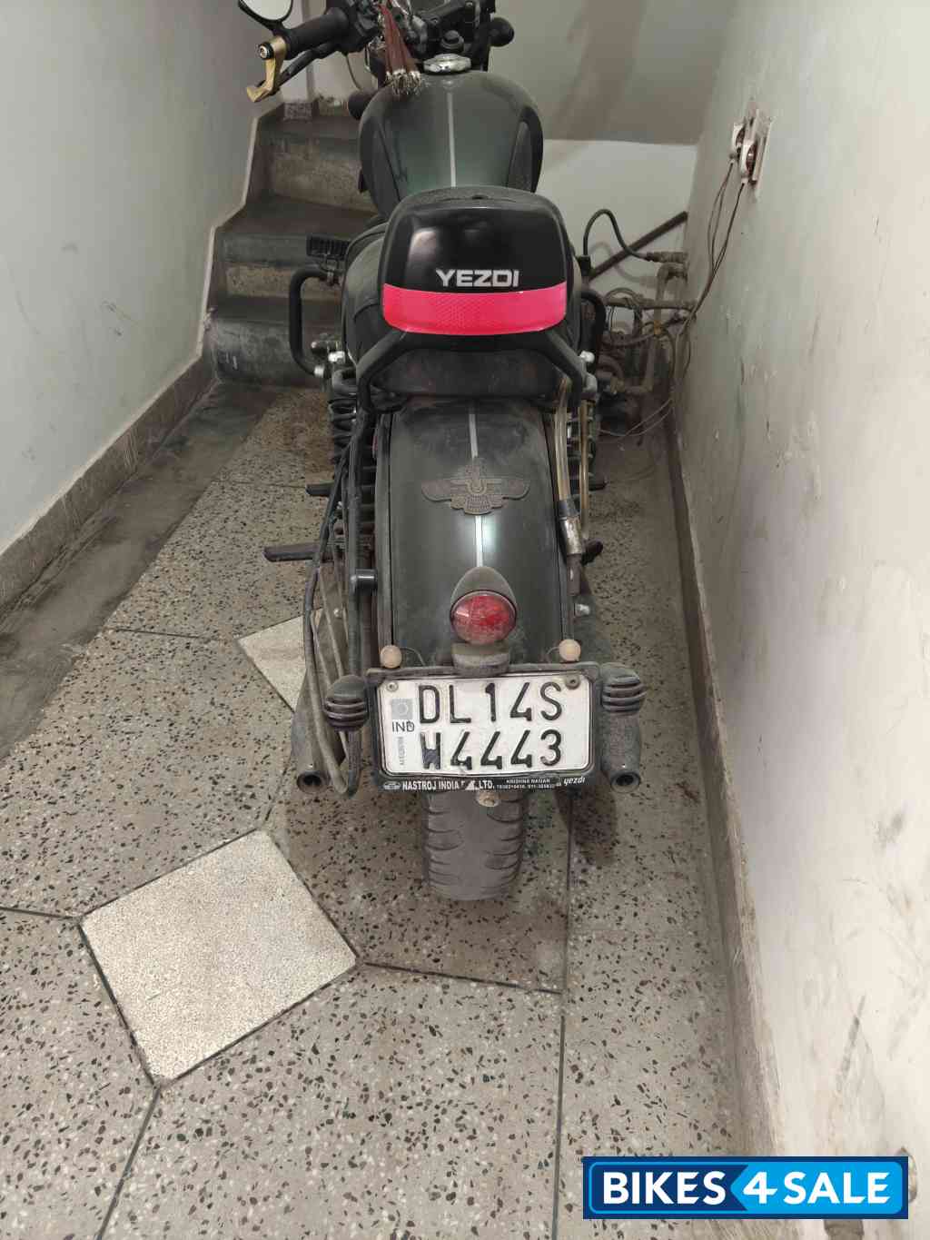 Hunter Green Yezdi Roadster Dark