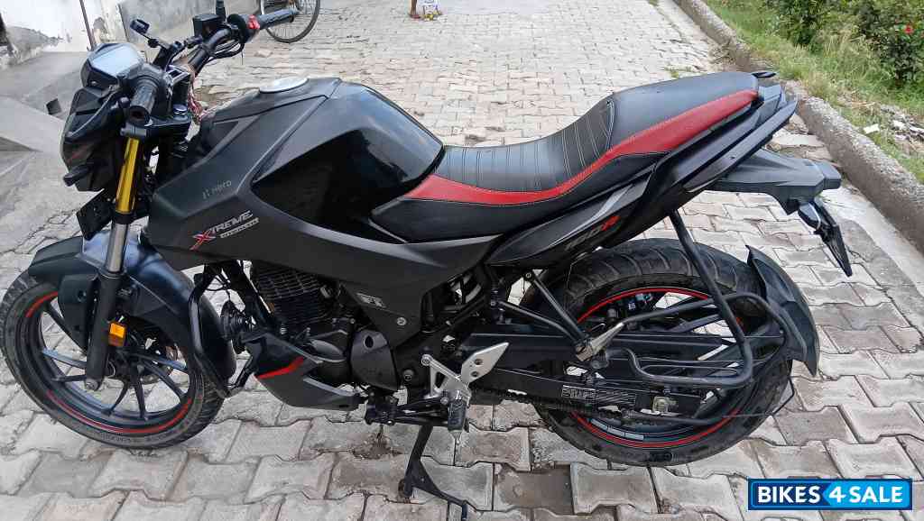 Black Hero Xtreme 160R Stealth Edition Black Hero Xtreme 160R Stealth Edition