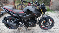 Black Hero Xtreme 160R Stealth Edition