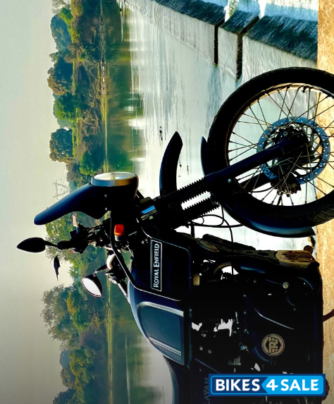 Granite Black Royal Enfield Himalayan BS VI Granite Black Royal Enfield Himalayan BS VI