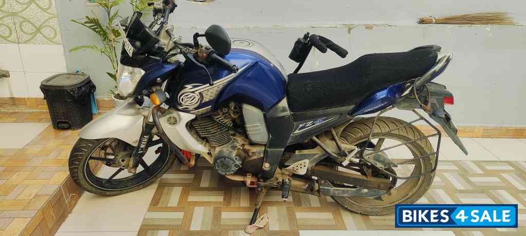 Yamaha FZ-S