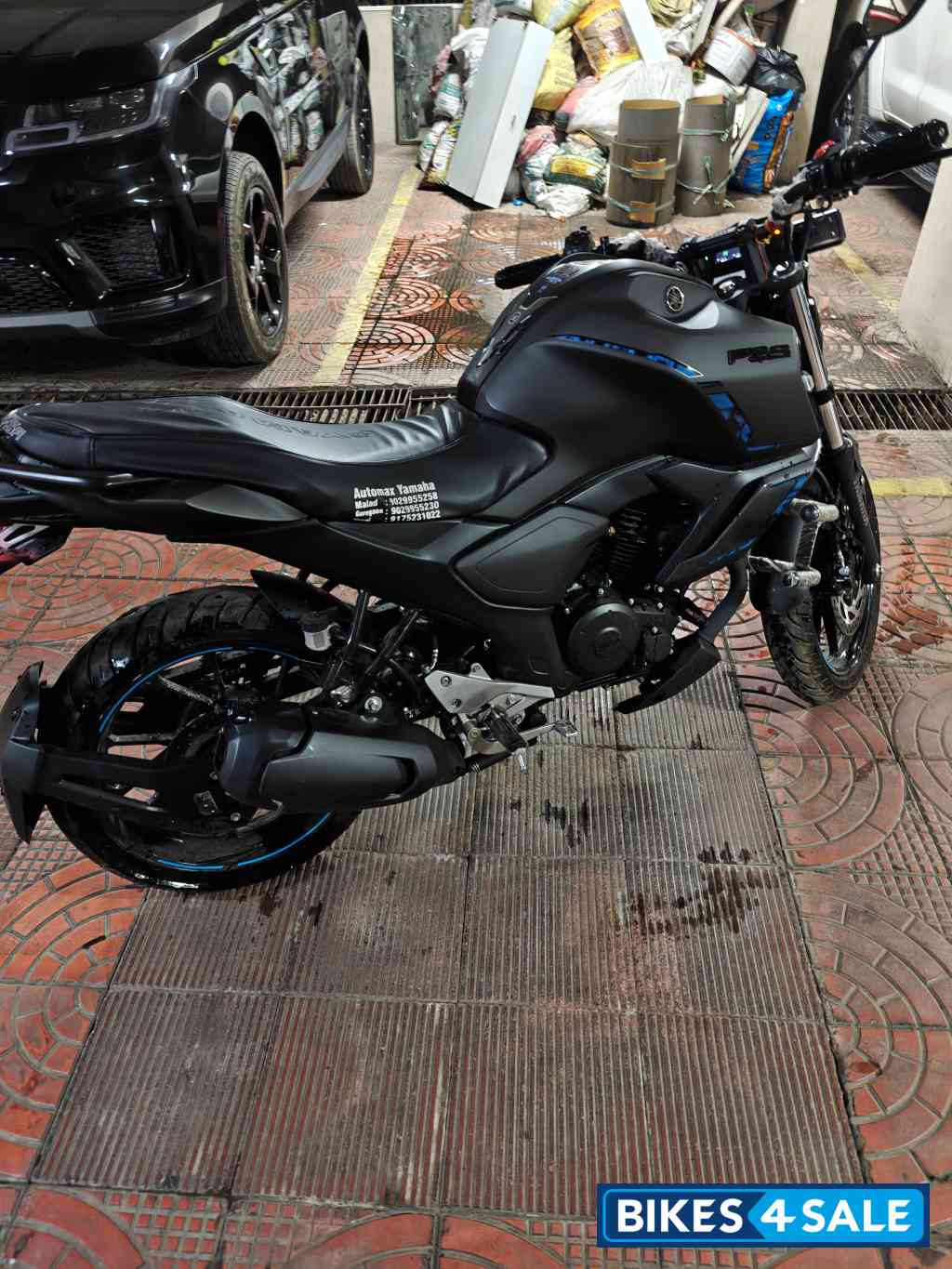 Matte Black Yamaha FZ-S FI Hybrid