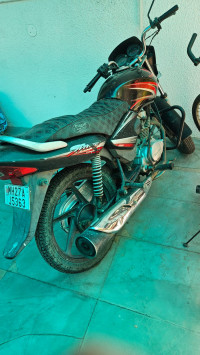 Black Honda Shine 125