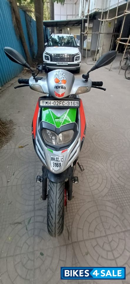 Grey Aprilia SR 150 Race