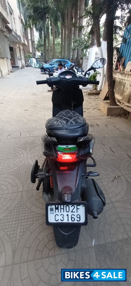 Grey Aprilia SR 150 Race