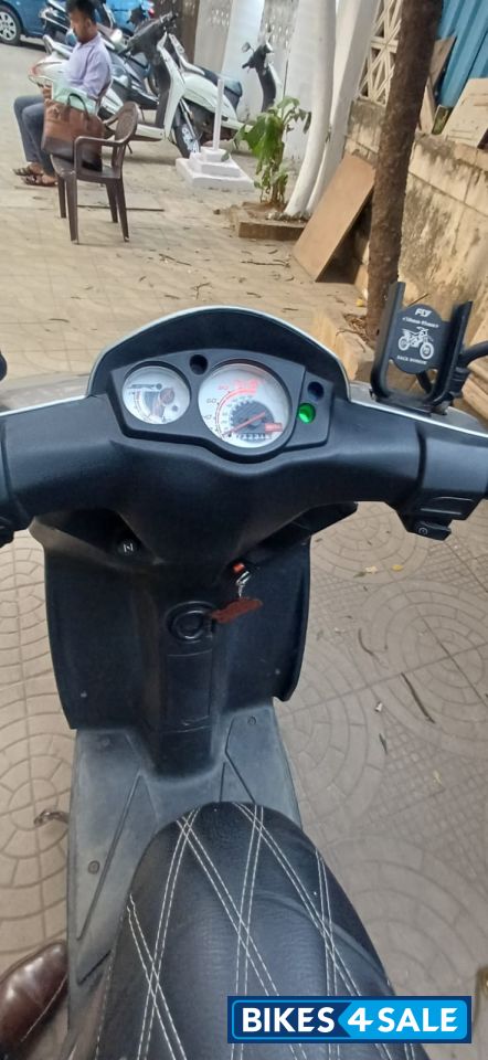 Grey Aprilia SR 150 Race