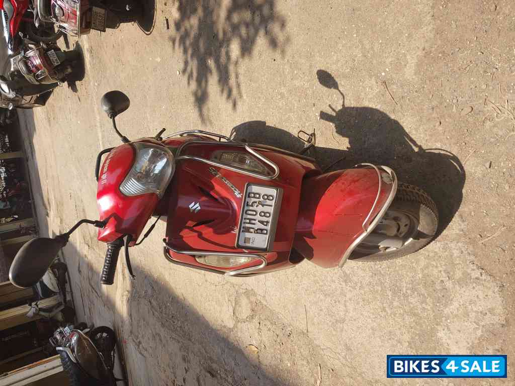 Red Suzuki Access 125