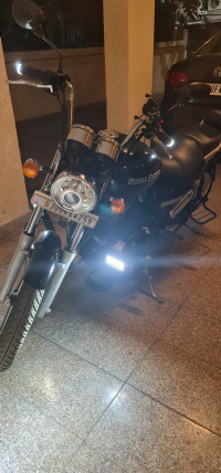 Black Royal Enfield Thunderbird 350