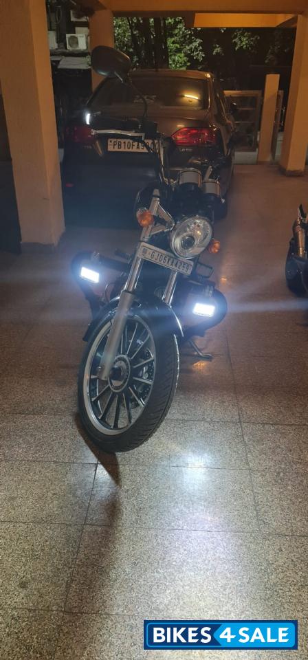 Black Royal Enfield Thunderbird 350