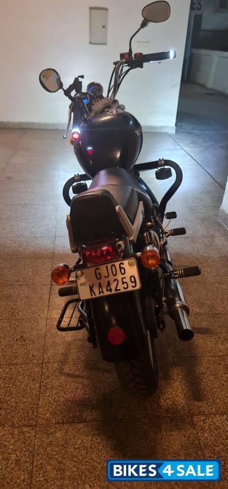 Black Royal Enfield Thunderbird 350