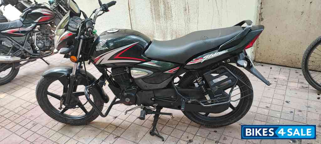 Pearl Igneous Black Honda CB Shine Pearl Igneous Black Honda CB Shine