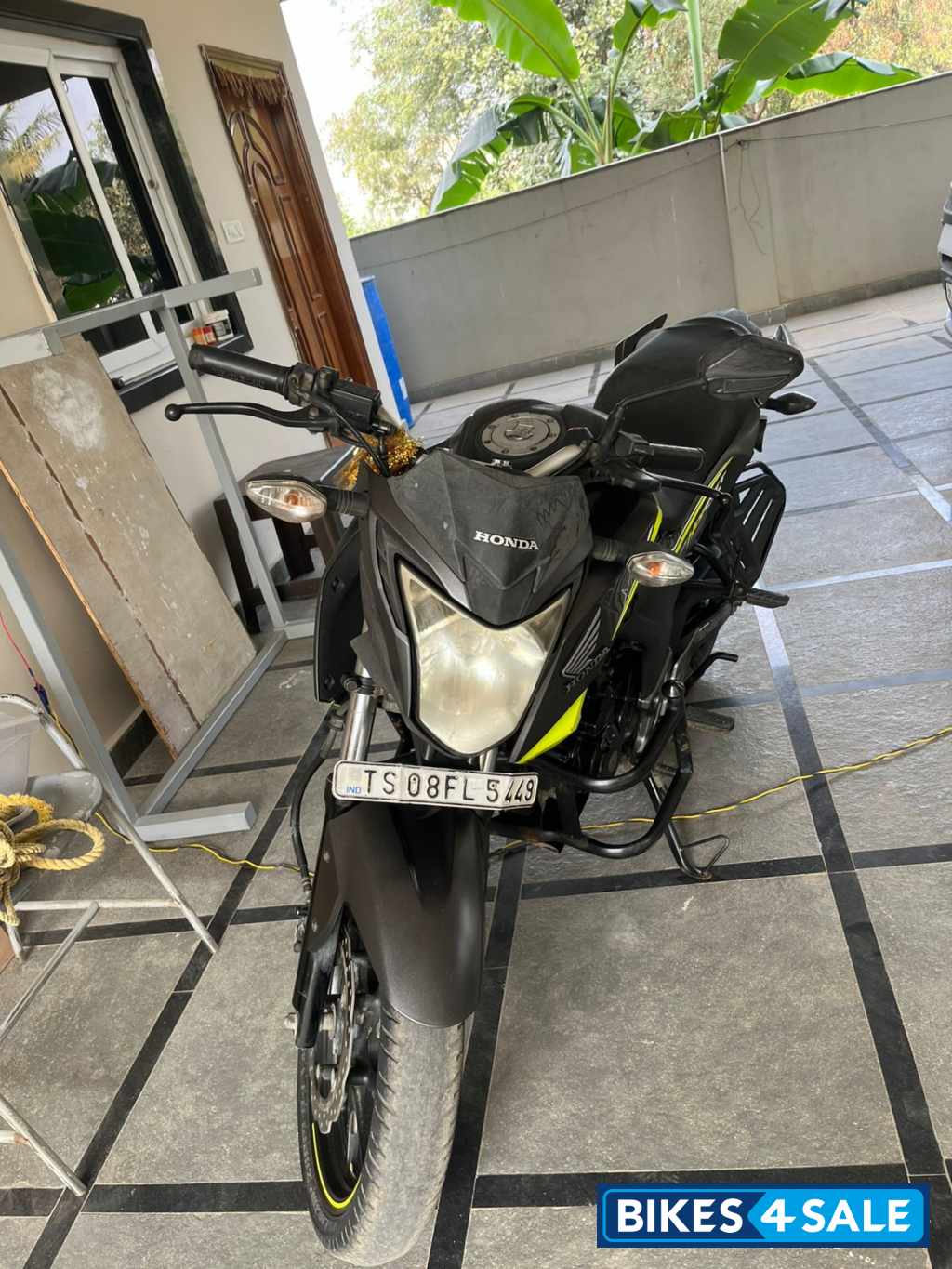 Honda CB Hornet 160R