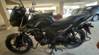 Black Yamaha SZ-RR V2