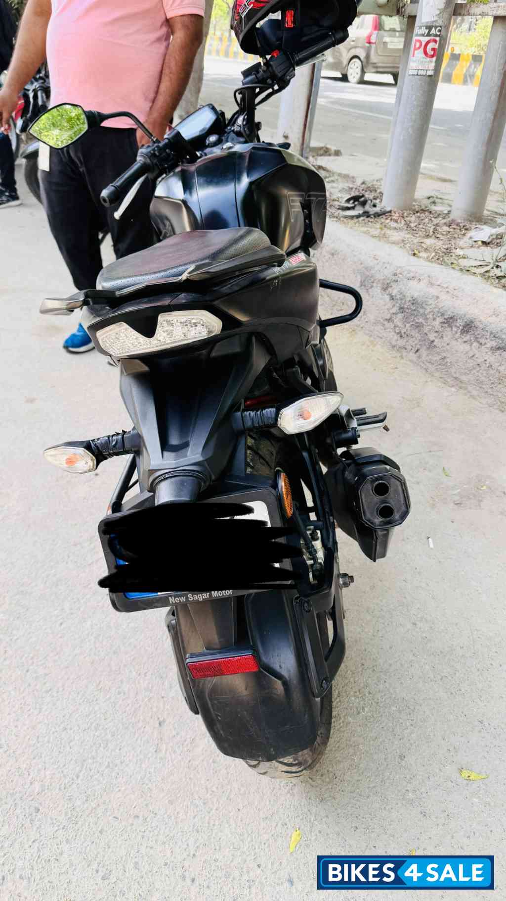 TVS Apache RTR 200 4V TVS Apache RTR 200 4V