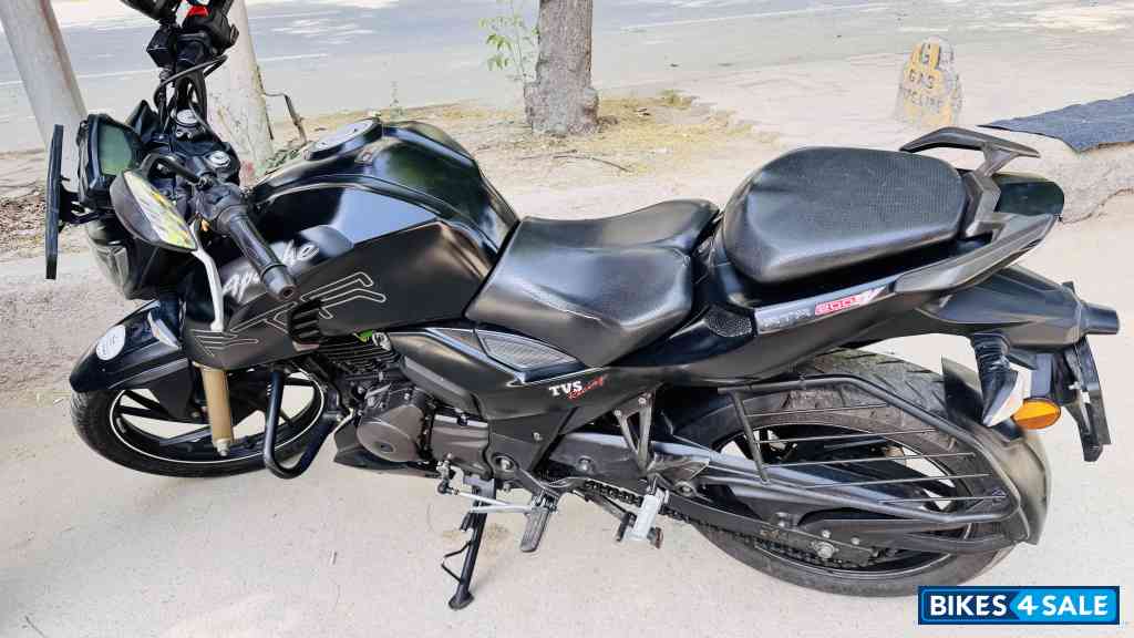 TVS Apache RTR 200 4V TVS Apache RTR 200 4V